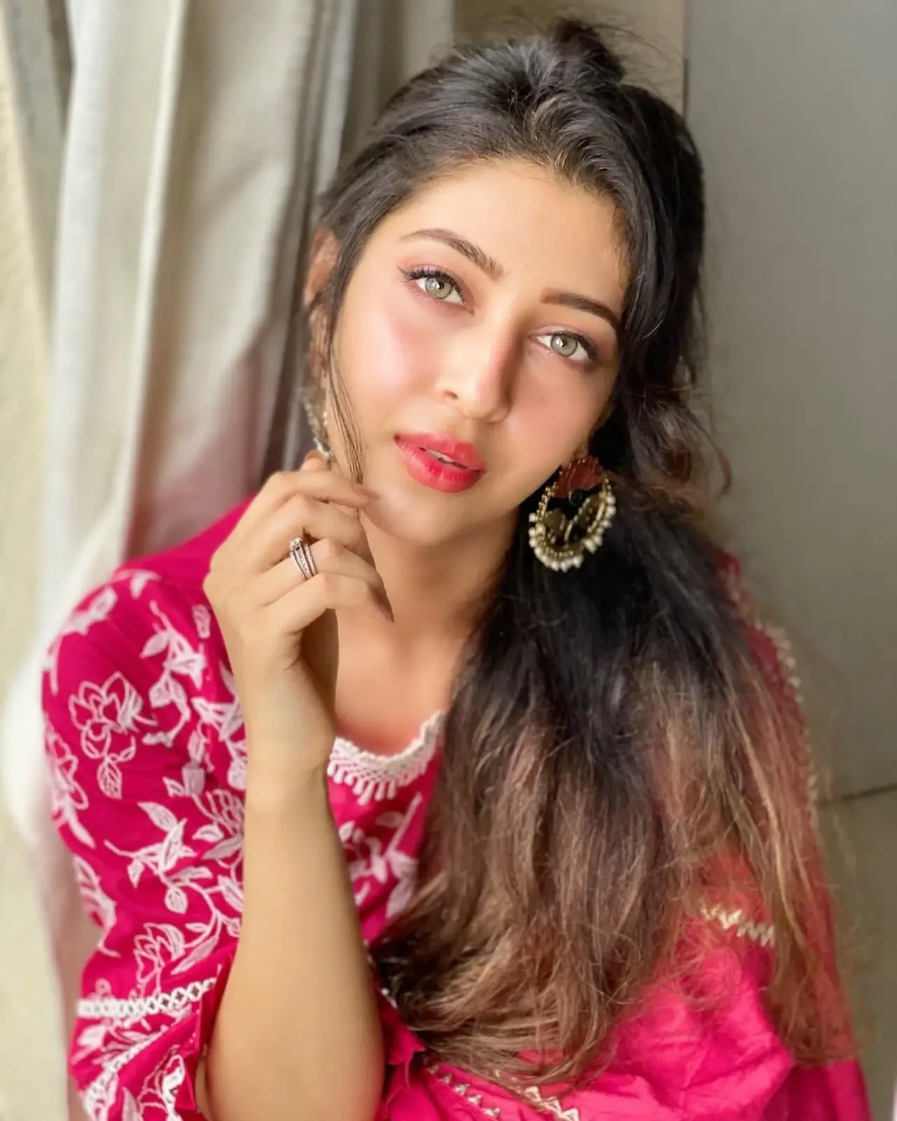 SOUTH INDIAN GIRL SONARIKA BHADORIA STILLS IN TRADITIONAL RED DRESS